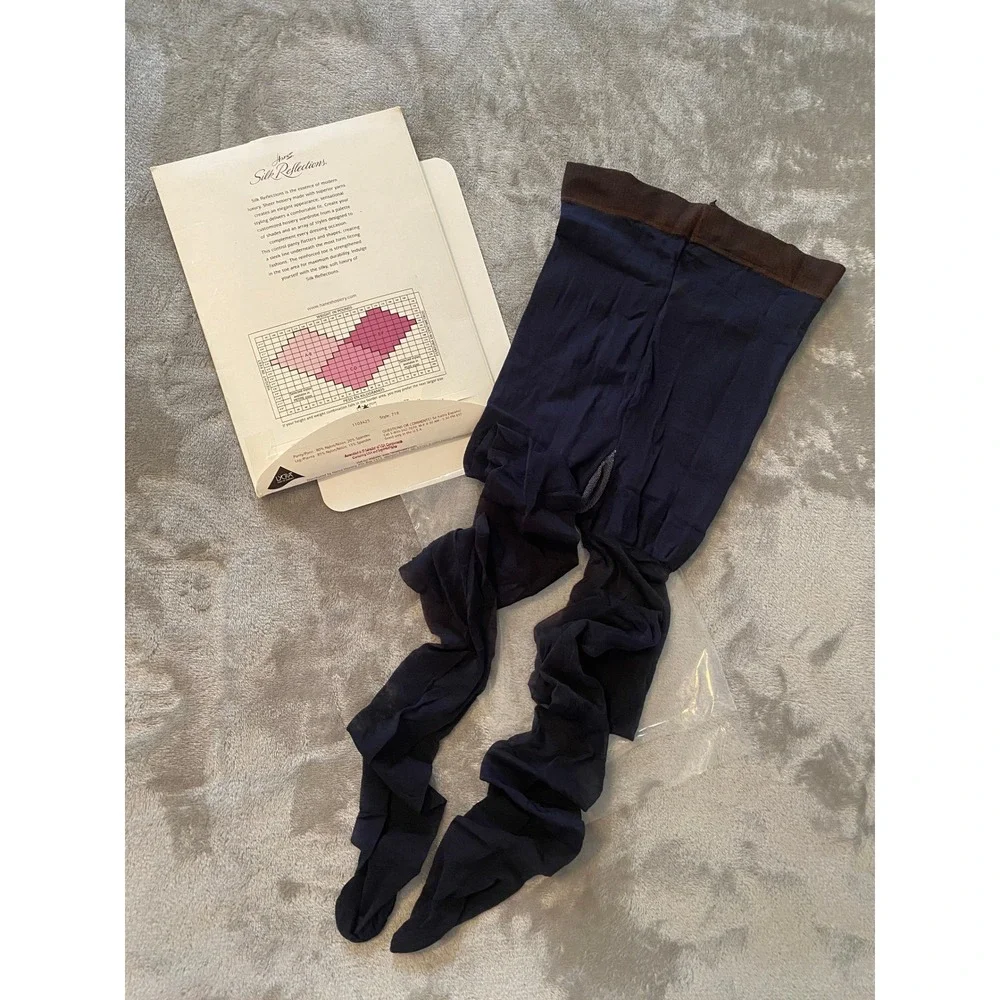 Hanes Hosiery Women AB Navy Silk Reflections‎ Silky Sheer Control Top Tights VTG